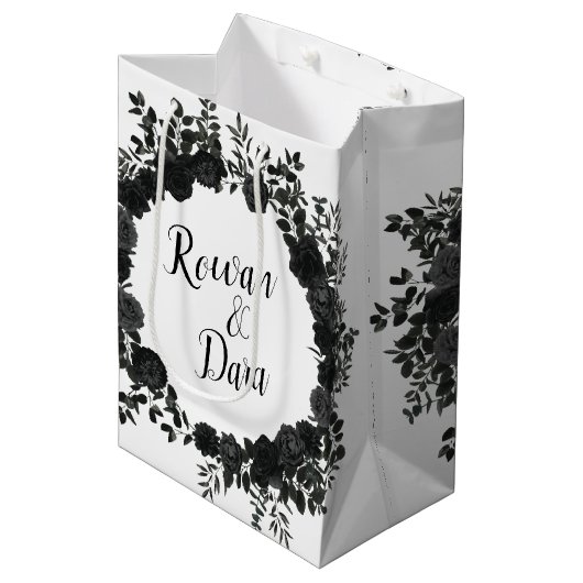 Zwart Wit Roos Gotische bruiloft Medium Cadeauzakje (Voorkant Gekanteld)