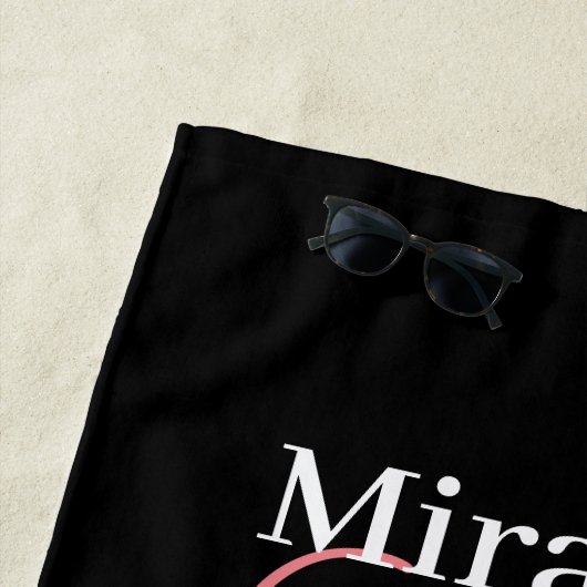 Zwart Wit Roze Monogram Script Polka Dot Beach T Strandlaken (In situ)