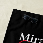 Zwart Wit Roze Monogram Script Polka Dot Strandlaken (In situ)