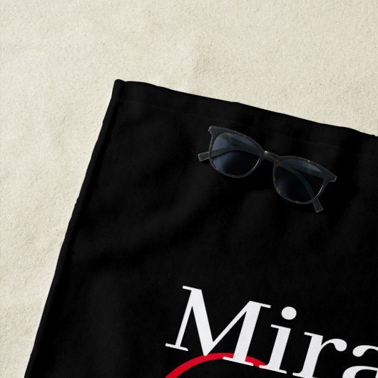 Zwart Wit Roze Monogram Script Polka Dot Strandlaken (In situ)