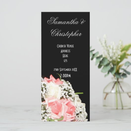 Zwart-wit roze rozenkerk huwelijksprogramma programmakaart (Staand voorkant)
