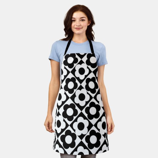 Zwart-wit Ruitenkijkpatroon Schort (Gedragen)
