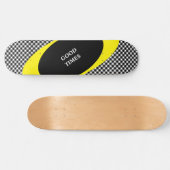 Zwart-wit schaakpatroon en golvende lijnen persoonlijk skateboard (Horizontaal)