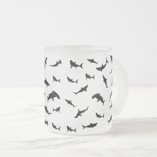 Zwart-wit Schaduw vis haai walvis patroon Matglas Koffiemok (Voorkant rechts)