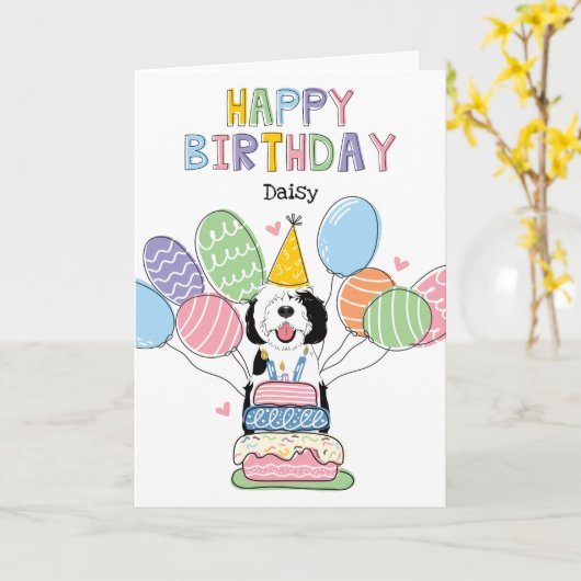 Zwart & Wit Sheepadoodle Hond Gelukkige Verjaardag Kaart (Gele Bloem)