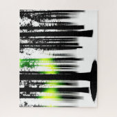 Zwart-wit Silhouetbos met Groene Gloed Legpuzzel (Verticaal)