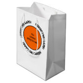 Zwart Wit Sinaasappel Typografie Happy Halloween Medium Cadeauzakje (Achterkant Gekanteld)