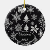 Zwart-wit Sneeuwvlok *Personaliseer* Keramisch Ornament (Achterkant)