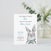Zwart & Wit Some Bunny wordt twee verjaardag Uitnodiging Briefkaart (Staand voorkant)
