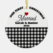 Zwart-wit speelde onze eerste kerst getrouwd keramisch ornament (Voorkant)