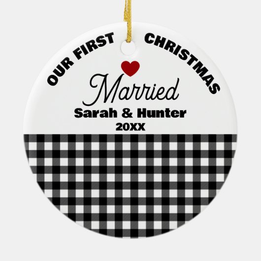 Zwart-wit speelde onze eerste kerst getrouwd keramisch ornament (Achterkant)