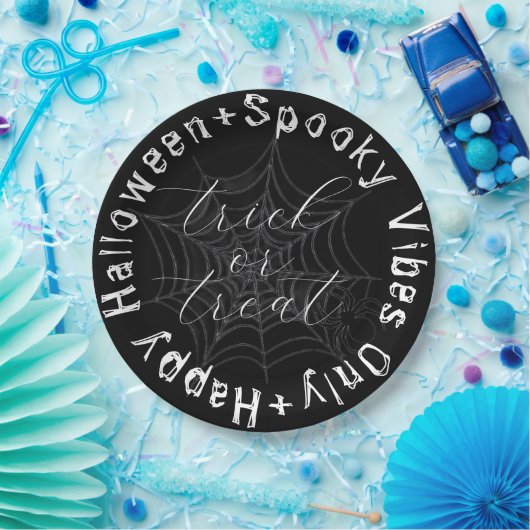 Zwart-wit Spider Web Modern Happy Halloween Papieren Bordje (Feest)