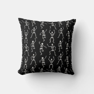 Zwart-wit Spooky Dancing Skeletten Kussen