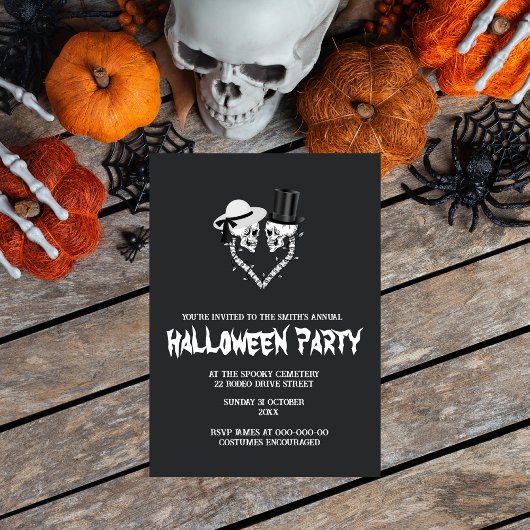 zwart-wit spooky halloween kaart