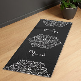 Zwart-Wit Stijlvolle Mandala Met Aangepaste Naam Yogamat
