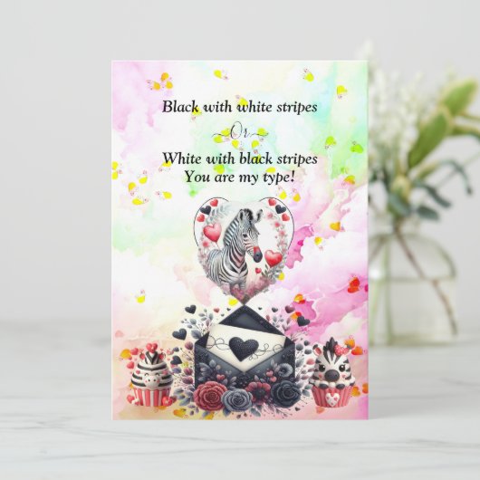 Zwart Wit Strepen Romantische Zebra Valentijnsdag Feestdagenkaart (Staand voorkant)