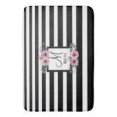 Zwart & Wit Strepen Roze Bloemen Monogram Badmat (Voorkant Verticaal)