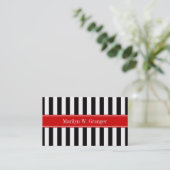 Zwart wit Stripe Red Ribbon Naam Monogram Visitekaartje (Staand voorkant)
