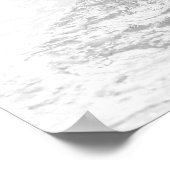 Zwart-wit surfermeisje op strand poster (Hoek)