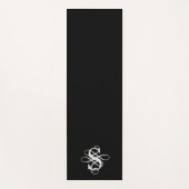 Zwart-wit Swirly Initiaal Monogram Yogamat (Voorkant)