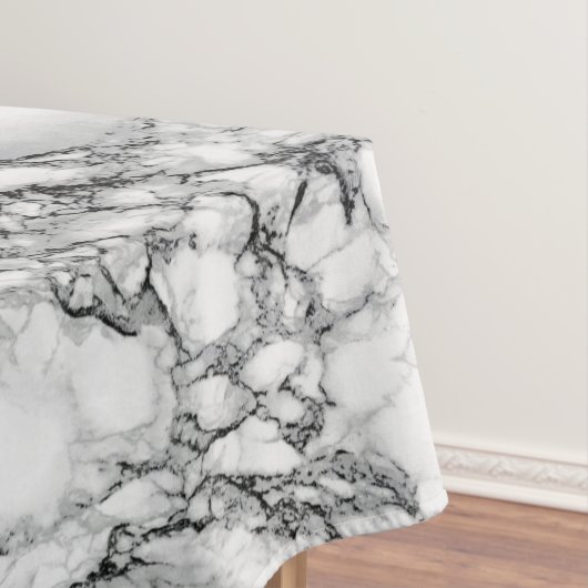 Zwart-wit tafelkleed met aangepaste letter (Voorbeeld)