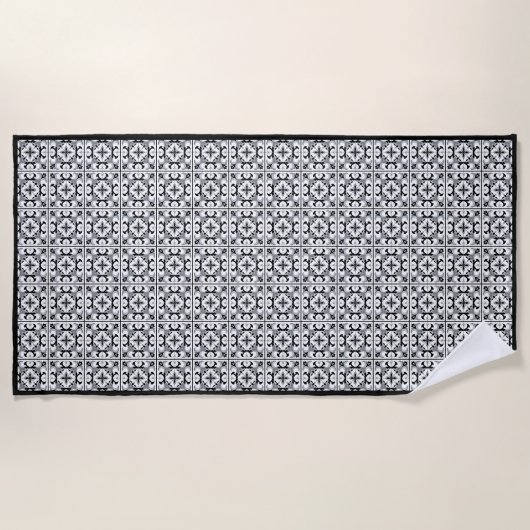Zwart-wit Tegel in Spaanse stijl Strandlaken (Voorkant)