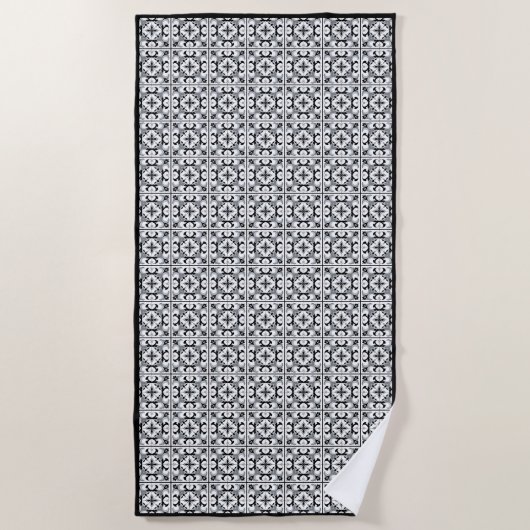 Zwart-wit Tegel in Spaanse stijl Strandlaken (Voorkant)
