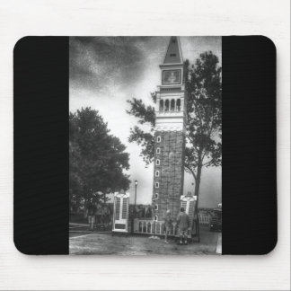 Zwart-wit toren muismat