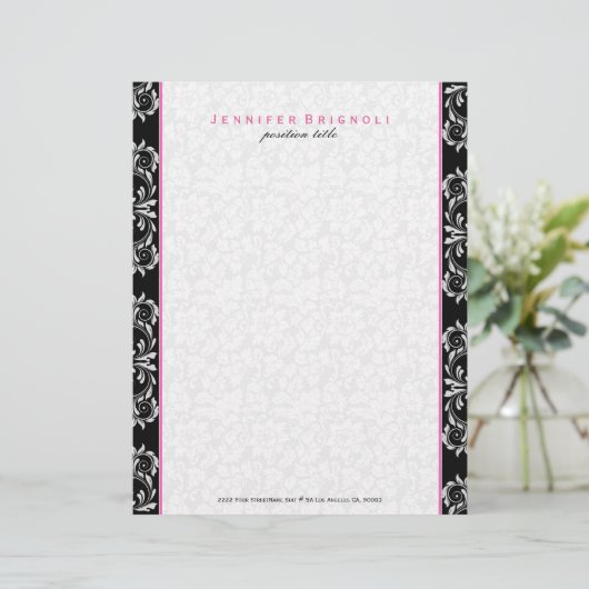 Zwart wit touch van roze bloemdamast gepersonaliseerd briefhoofd (Staand voorkant)