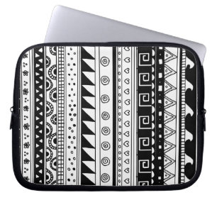 Zwart-wit tribaal patroon laptop sleeve