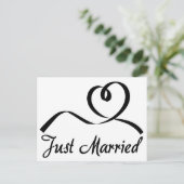 Zwart-wit trouwt met hart aankondigingskaart (Staand voorkant)