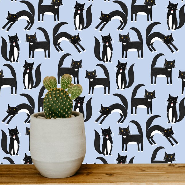 Zwart-wit Tuxedo Kat Blauw Patroon Behang (Black and white tuxedo cat  art wallpaper on a blue background)