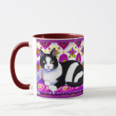Zwart-wit Tuxedo Kat op een Kussen Mok (Links)