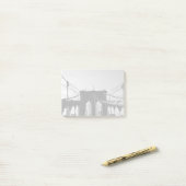 Zwart-wit uitzicht brug post-it® notes (Op bureau)