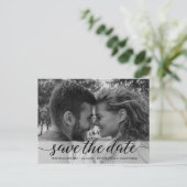 Zwart-wit verlovingsfoto Sla de datum op Briefkaart (Staand voorkant)