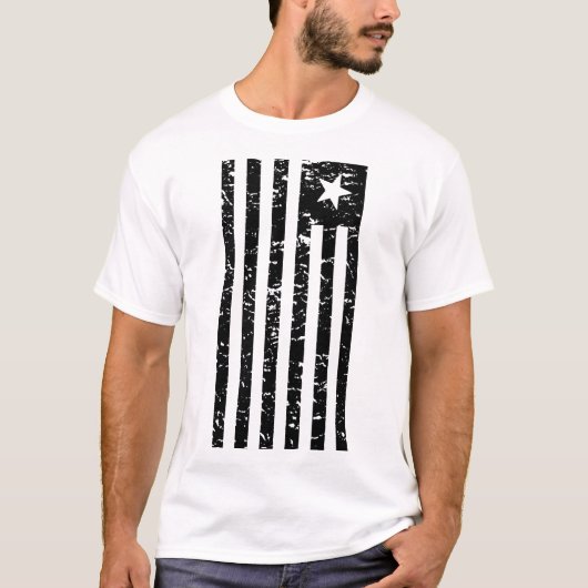 ZWART-WIT VERONTRUSTE PATRIOT VLAG T-SHIRT (Voorkant)