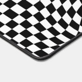 Zwart-wit verwrongen dambord bureaumat (Hoek)