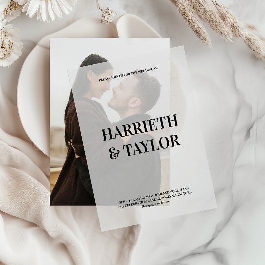 Zwart-wit Vet Gecentreerd Monogram Trouwen Vellum Uitnodigingen