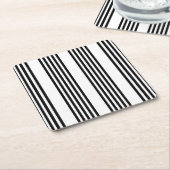Zwart-wit vijf strips kartonnen onderzetters (Schuin)