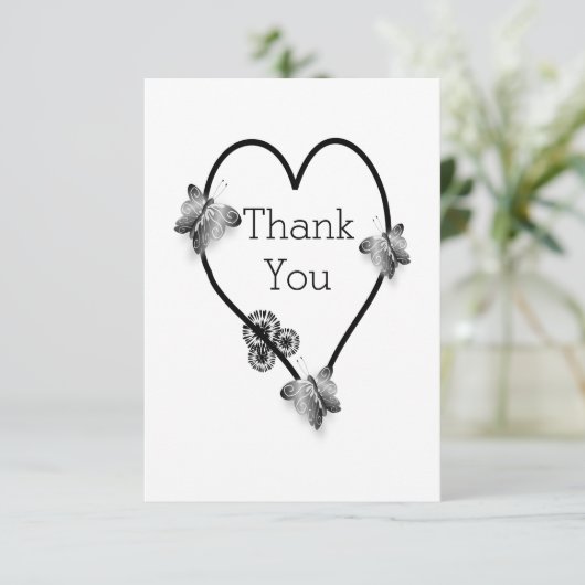 Zwart-wit vlinder hart ontwerp bruiloft bedankkaart (Staand voorkant)