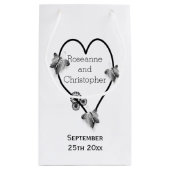 Zwart-wit vlinder hart ontwerp bruiloft klein cadeauzakje (Achterkant)