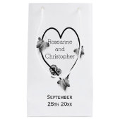 Zwart-wit vlinder hart ontwerp bruiloft klein cadeauzakje (Voorkant)