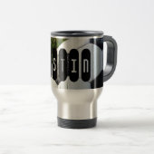 Zwart-wit Voetbal in Green Grass Coffee Reisbeker (Voorkant rechts)