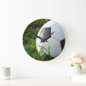 Zwart-wit Voetbal in groene gras Grote Klok (Huis)