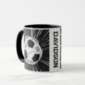 Zwart-Wit Voetbal Met Aangepaste Leeftijd Naam Ver Mok (Voorkant links)