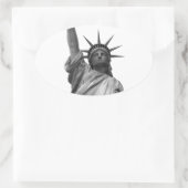 Zwart-wit Vrijheidsbeeld Ovale Sticker (Tas)