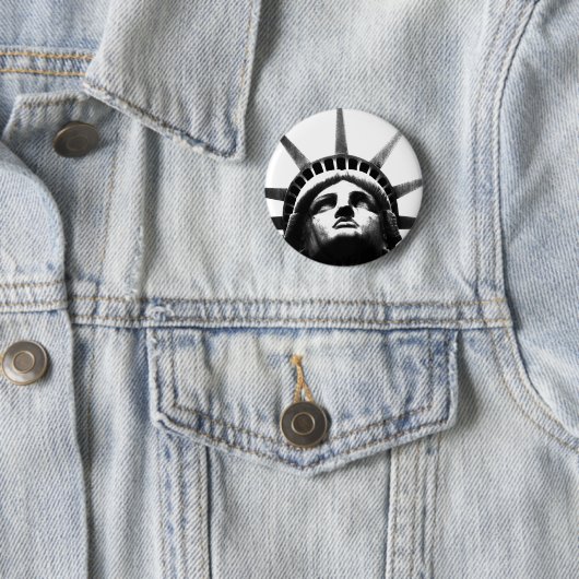 Zwart-wit Vrijheidsbeeld Ronde Button 5,7 Cm (In situ)