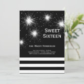 Zwart-wit vuurwerk Sweet Sixteen Uitnodiging (Staand voorkant)