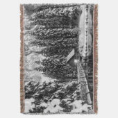 Zwart-wit Winter Mountain Lake Cabin Foto Deken (Voorkant Verticaal)