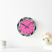 Zwart-wit Zebra met warmroze Ronde Klok (Huis)